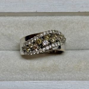 K18WG　ダイヤモンドリング