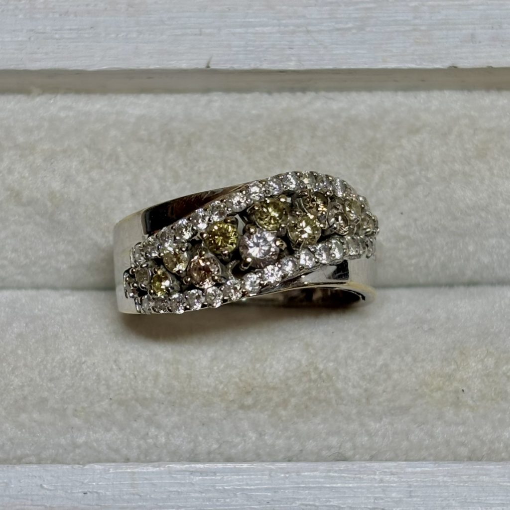 K18WG　ダイヤモンドリング