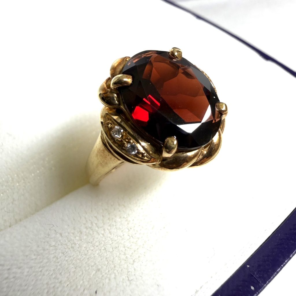 K18ガーネットリング