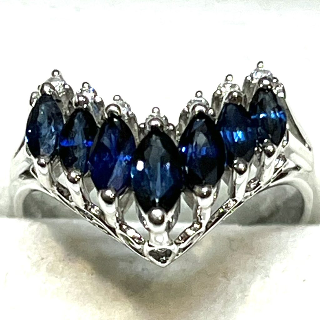 Pt900 サファイア付 リング