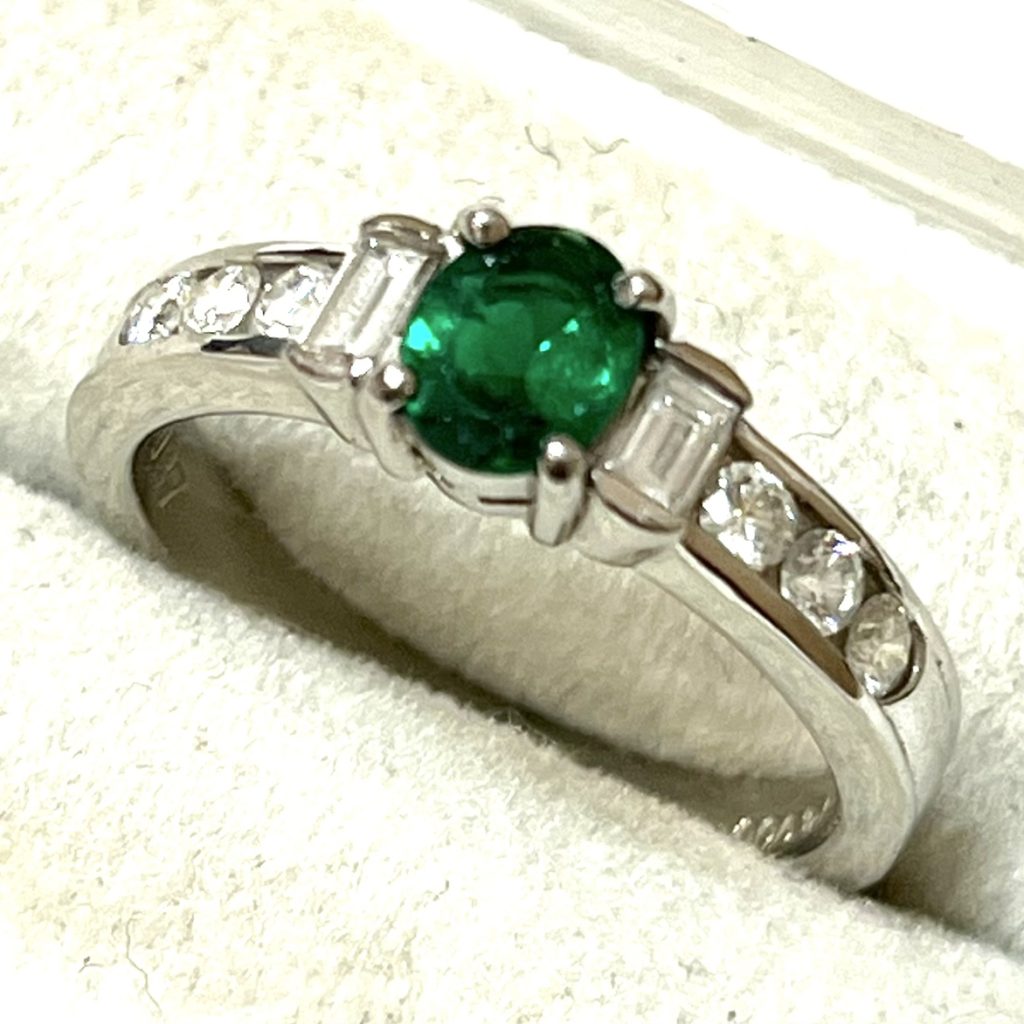 Pt900 プラチナ900 エメラルド メレダイヤモンド リング 指輪 アクセサリー