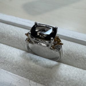 K18 石付きリング