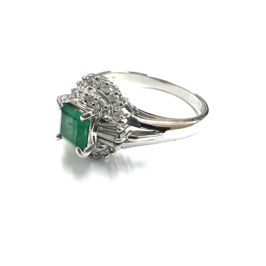 【貴金属】Pt900 リング エメラルド ジュエリー アクセサリー