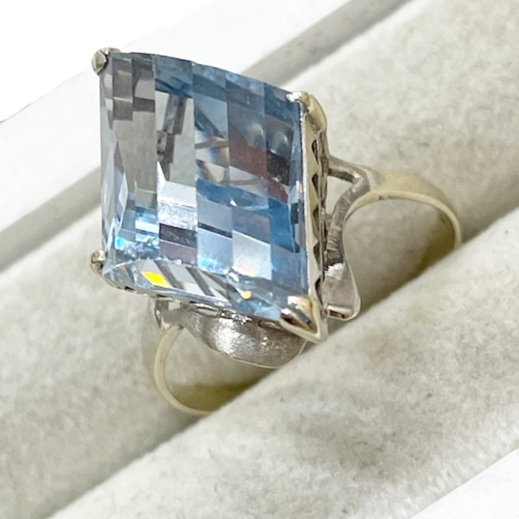 K18WG アクアマリン リング 指輪 買取