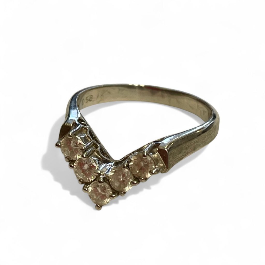 【貴金属】Pt900 （プラチナ）V字型 リング ジュエリー アクセサリー