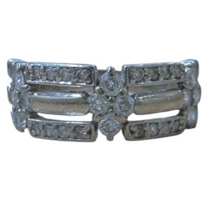 Pt900（プラチナ900）メレダイヤ 付きリング