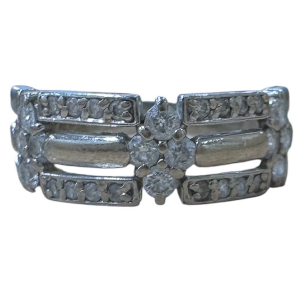 Pt900（プラチナ900）メレダイヤ 付きリング