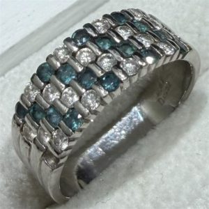 Pt900 宝石付きリング