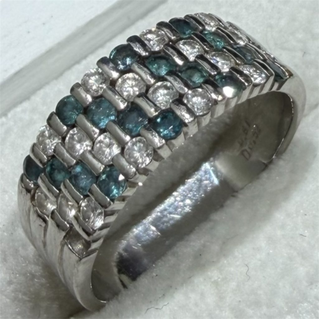 Pt900 宝石付きリング