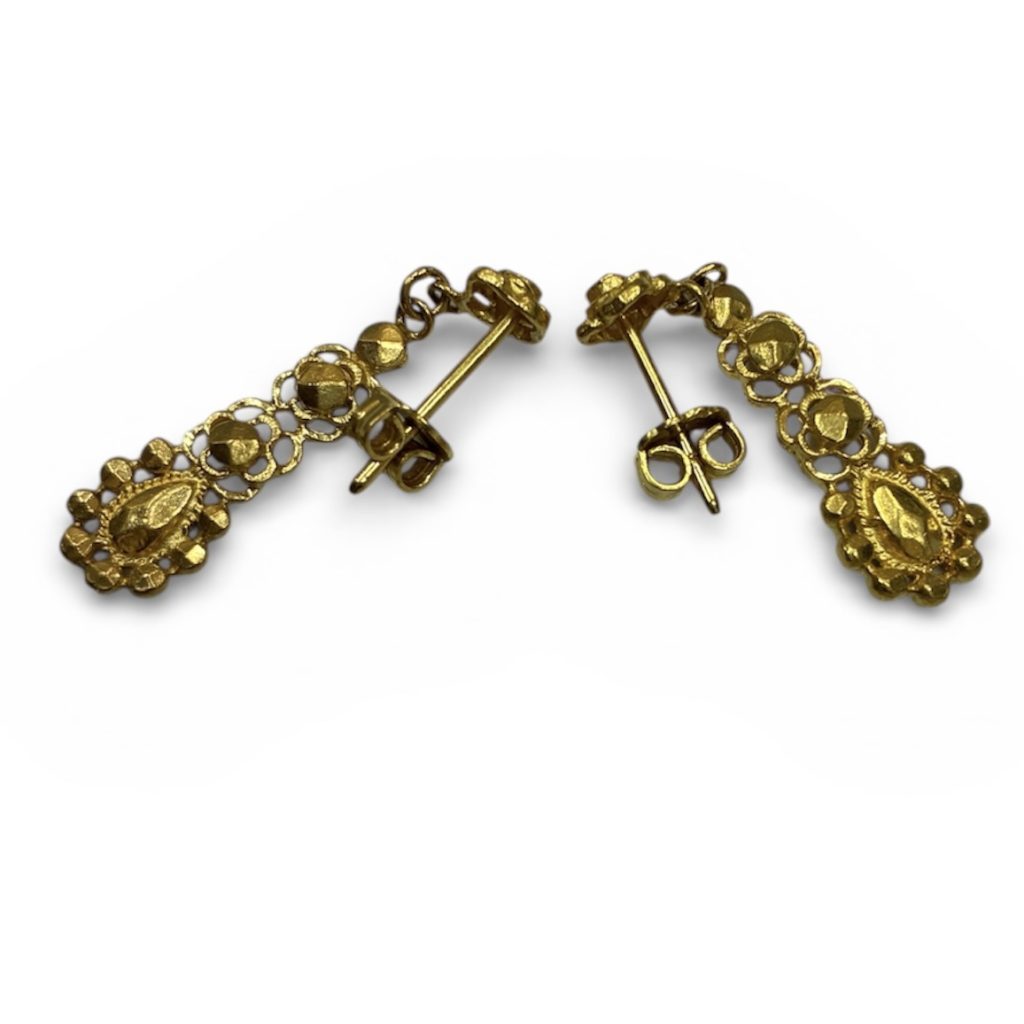 【K18 デザインピアス】弘前市