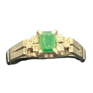 Pt900 プラチナ900 リング　石付き