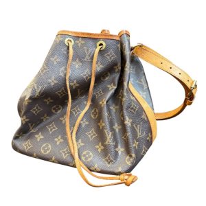 【Louis Vuitton (ルイヴィトン)】モノグラム  ノエ  ショルダーバッグ  M42224