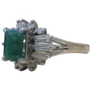 Pt900（プラチナ900） エメラルド リング