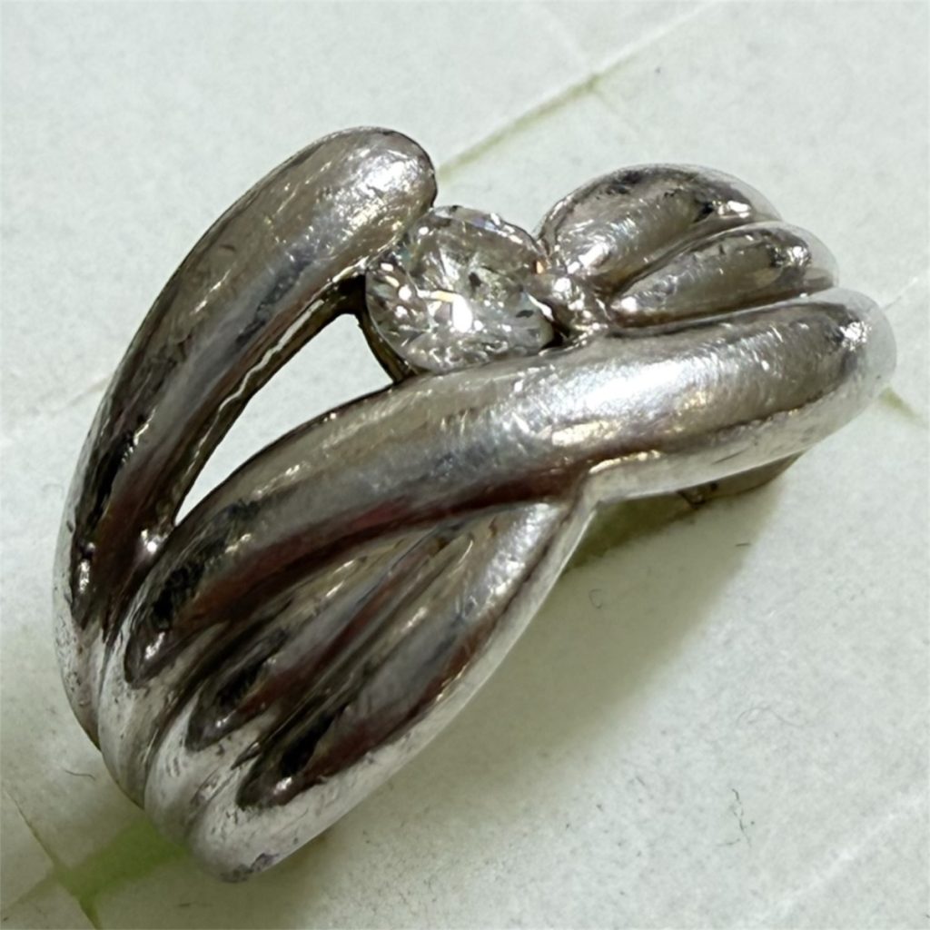 Pt900 ダイヤつきリング