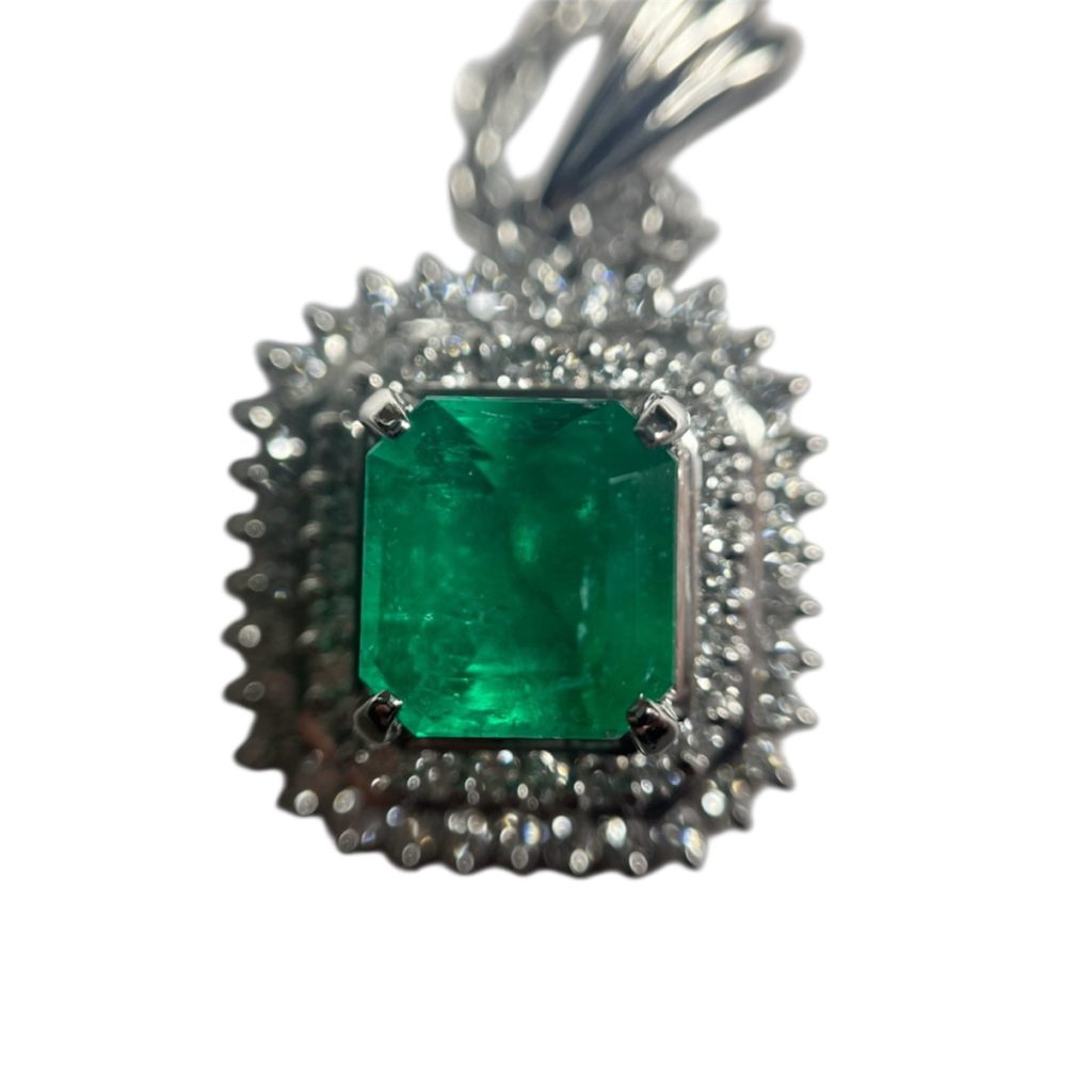 函館市でPt900 エメラルド1ct メレダイヤ0.2ctを買取しました