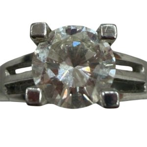 函館市でPt900ダイヤモンドリング0.5ctを買取｜多少のキズありでも査定可能