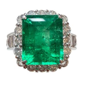 5ct超え エメラルドリング 高価買取｜登別市【買取専門店さすがやイオン登別店】大粒宝石を高評価