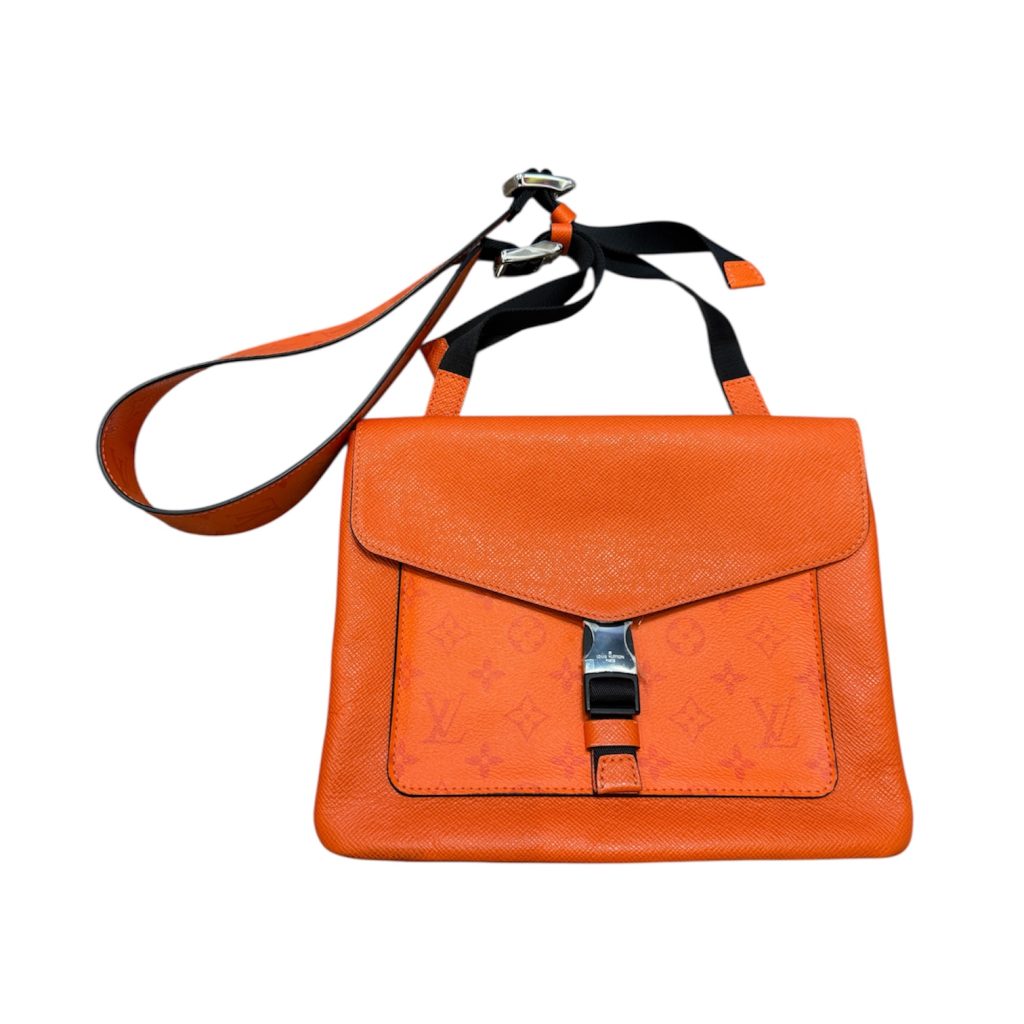 LOUIS VUITTON ルイ・ヴィトン タイガラマ フラップ・メッセンジャー M30415 ボルケーノオレンジ
