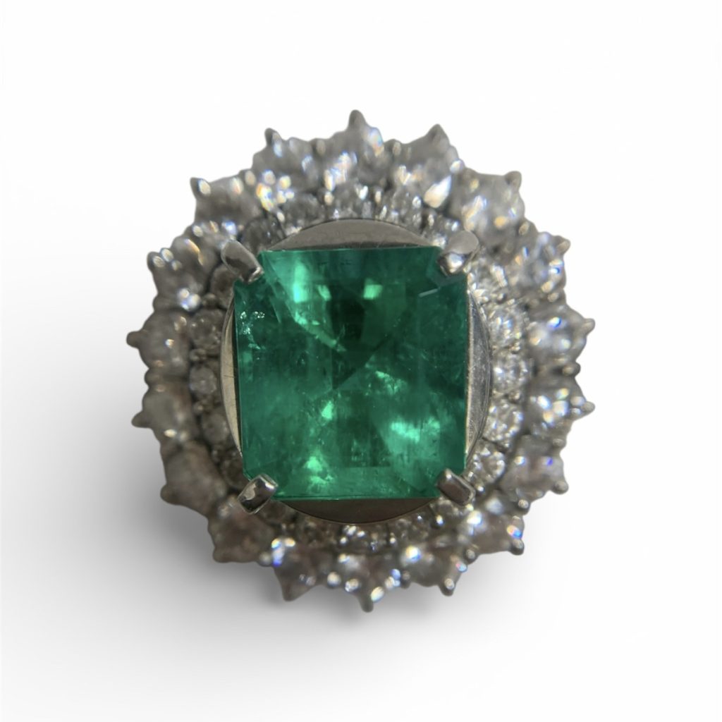 Pt900 エメラルド付きリング