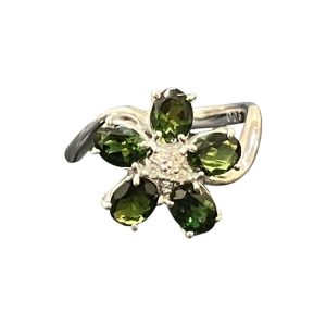 【ペリドット メレダイヤ リング】Pt900 プラチナ900