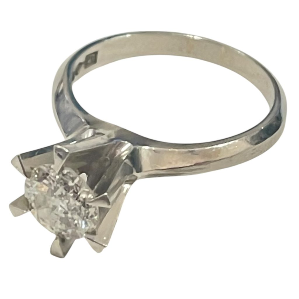 Pt900(プラチナ900) ダイヤモンドリング