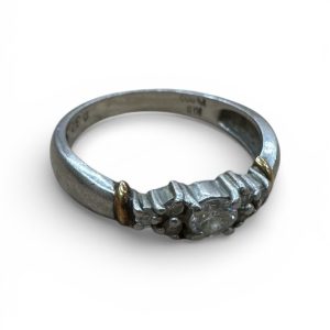 Pt900（プラチナ900）×K18（18金）コンビリング（メレダイヤ付き）