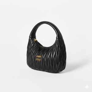 miumiu（ミュウミュウ）マテラッセレザー　ホーボーバッグ