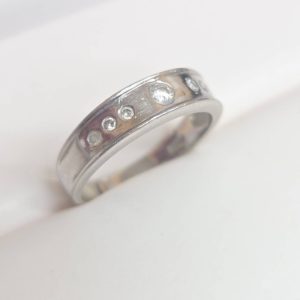 Pt900 メレダイヤリング