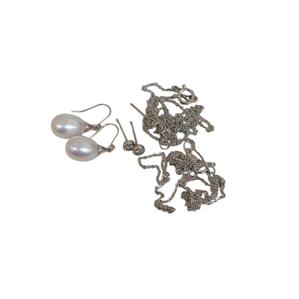 【K18WG・Pt850アクセサリー】18金ホワイトゴールド・プラチナ850・貴金属・ネックレス・ピアス・イヤリング