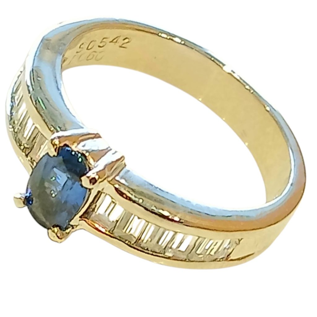 Pt900(プラチナ900)サファイア＆ダイヤ付リング