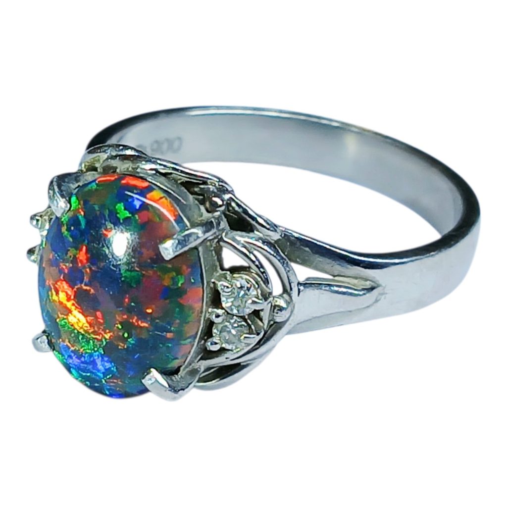 Pt900(プラチナ)オパール付きリング