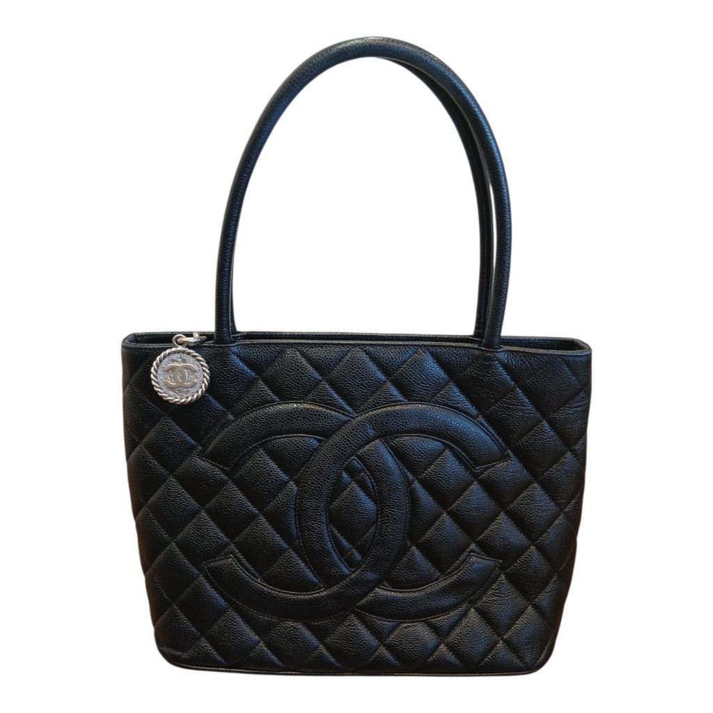 CHANEL（シャネル）キャビアスキンブラックトートバッグ