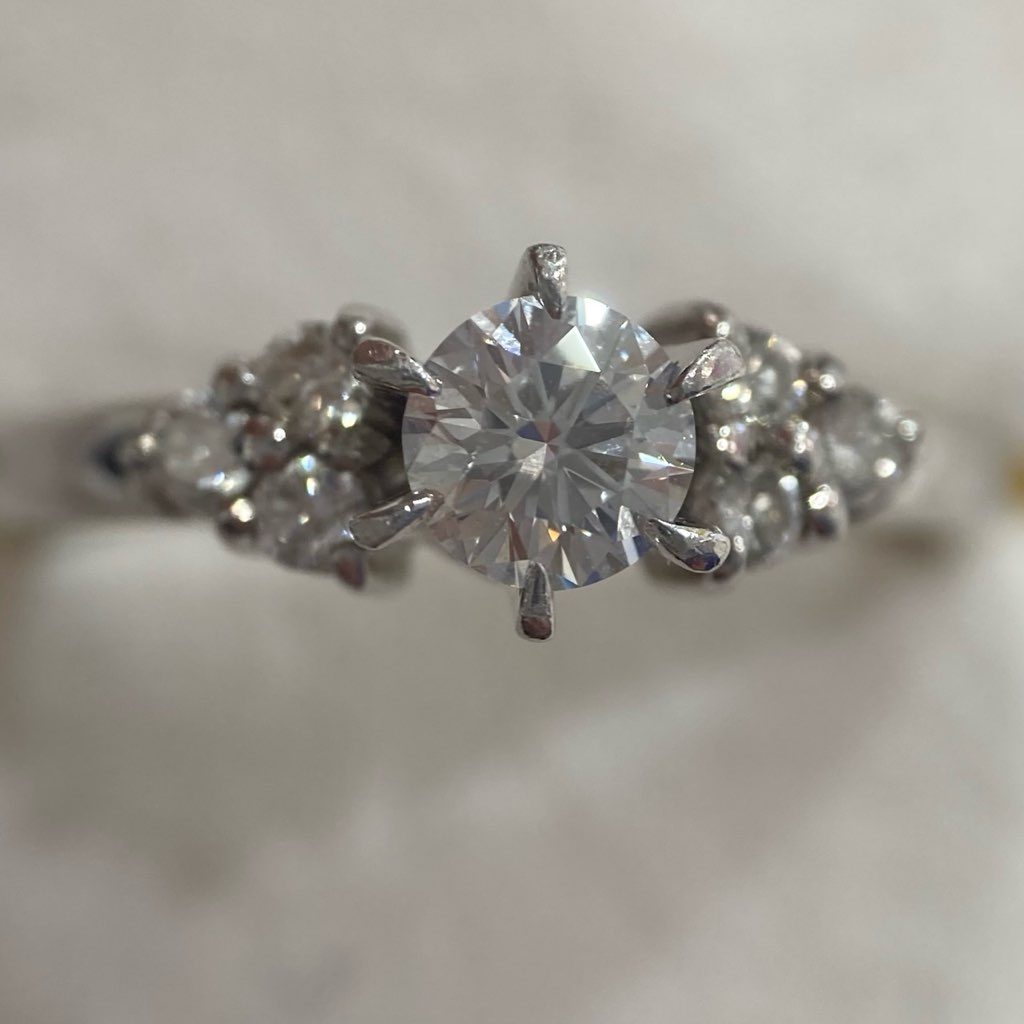 ダイヤ付きプラチナリング