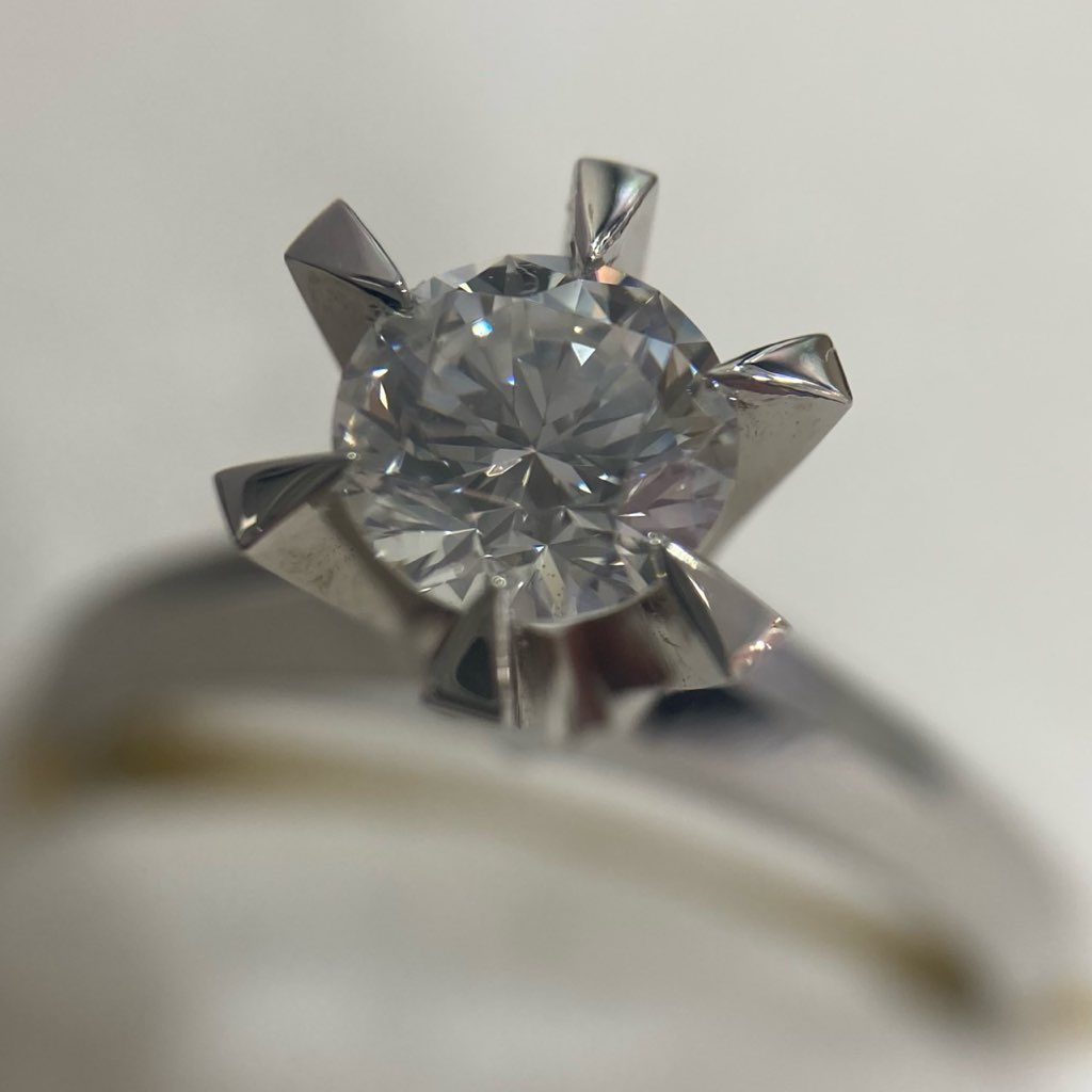 ダイヤ付きプラチナリング