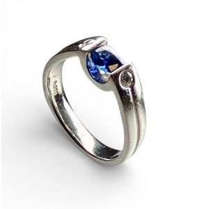 Pt900リング 石付き