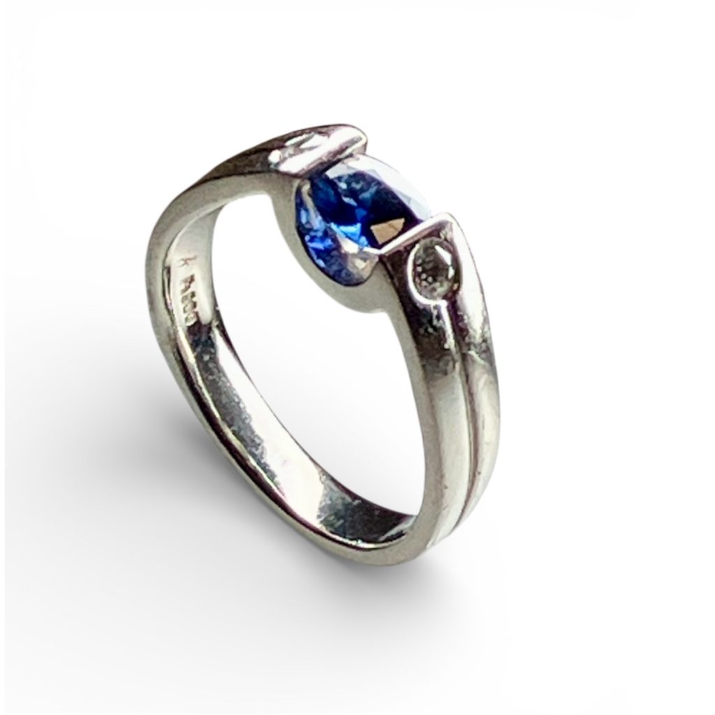 Pt900リング 石付き