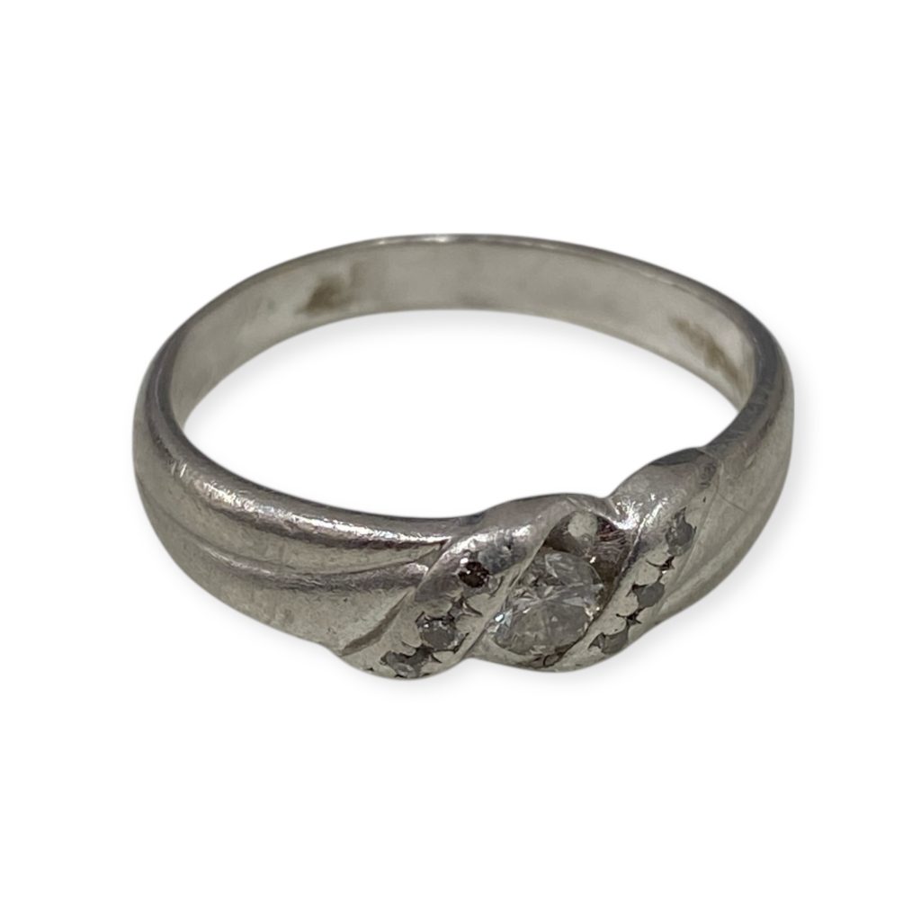 Pt900リング ダイヤ