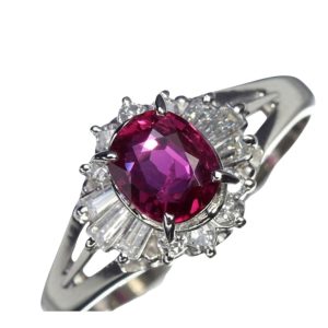 Pt900(プラチナ) ルビー1.2ct メレ0.45ct リング