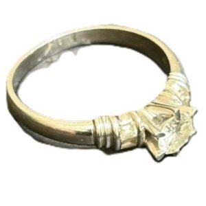 Pt900（プラチナ）ダイヤモンドリング