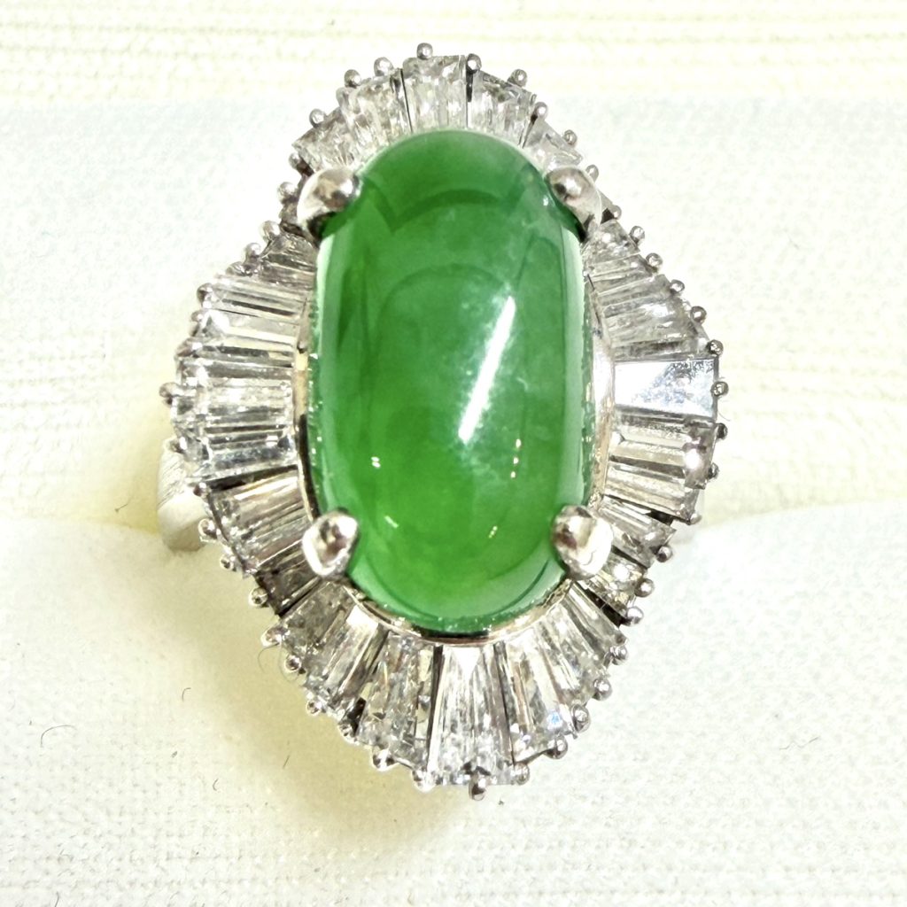 K18WG　ヒスイ　ダイヤモンドリング