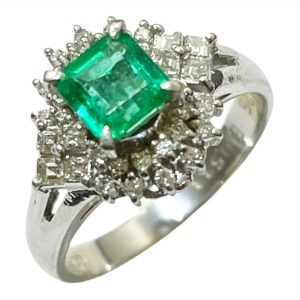 Pt900 エメラルド リング