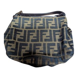 フェンディポーチ