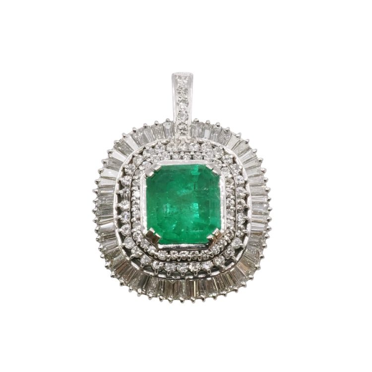 エメラルド付きトップ プラチナ