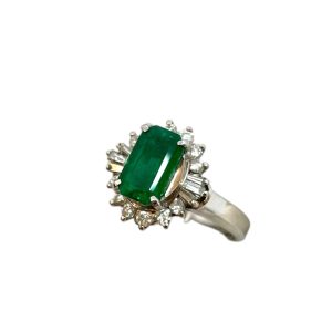 Pt900　プラチナ900　リング　エメラルド　メレダイヤ