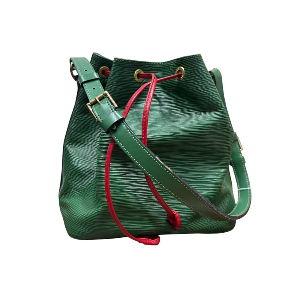 Louis Vuitton ルイヴィトンエピ プチノエ グリーン