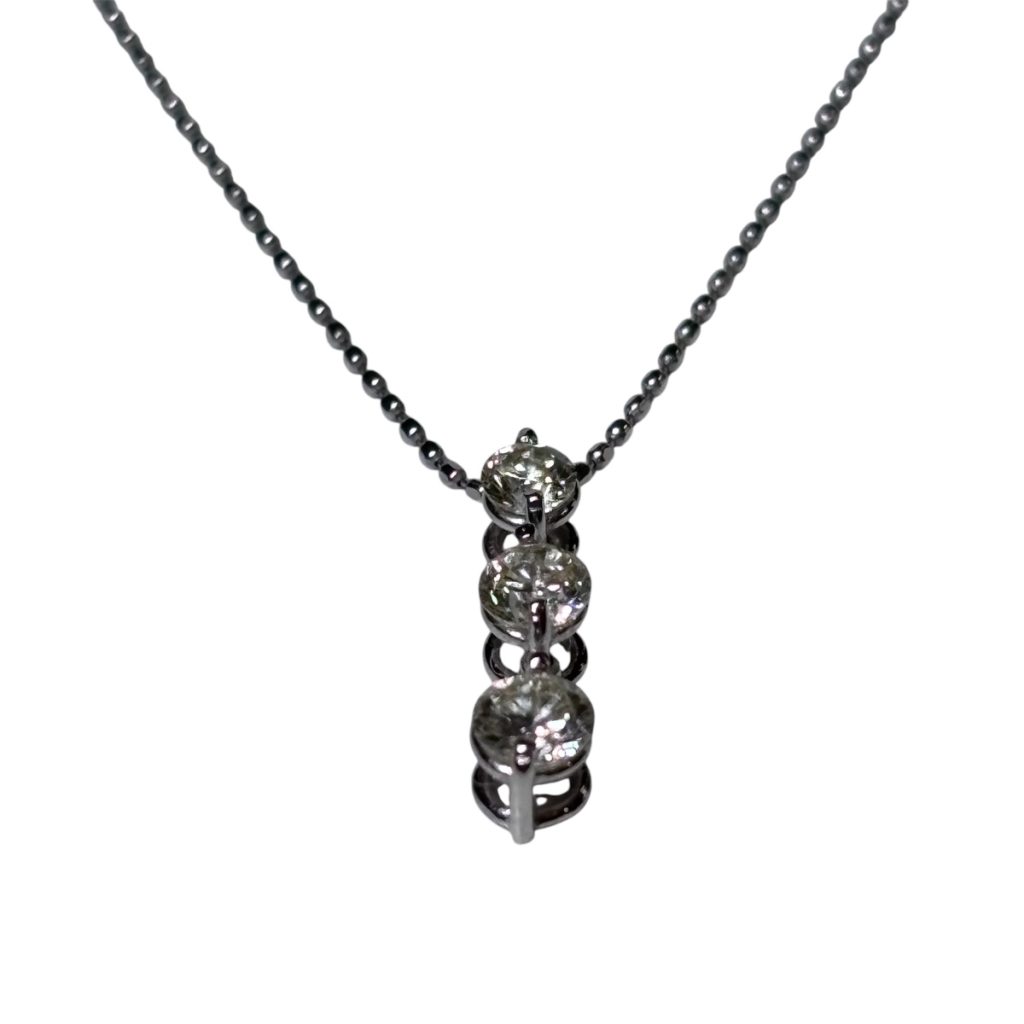 Pt900 (プラチナ900) ネックレス 宝石付き