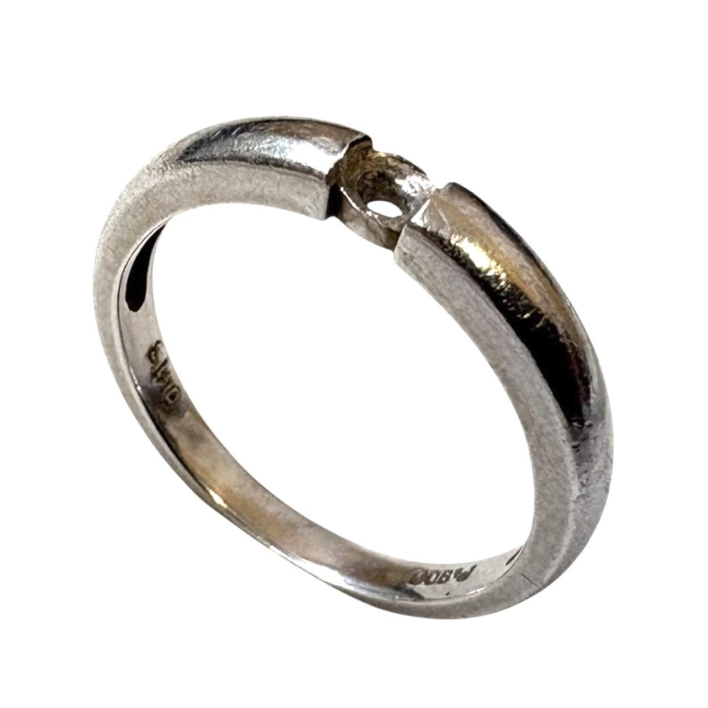 【Pt900 (プラチナ)】宝石が外れたリング