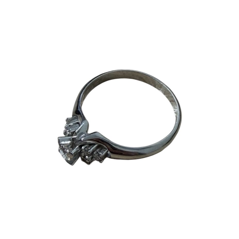 Pt900(プラチナ900) ダイヤリング