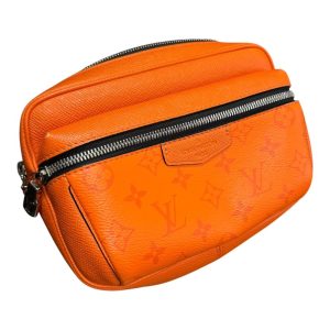 ルイヴィトン　タイガラマ　バムバック