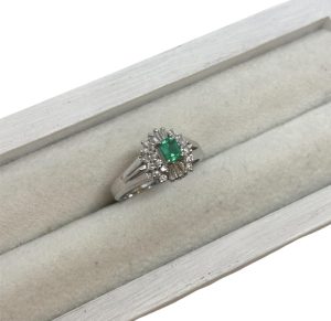 Pt900 プラチナ900 リング 指輪 エメラルド